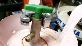 How to reuse old refrigerant bottel and cut the one way valve. Use freon bottle.