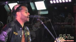 Twin Shadow-Five Seconds LIVE at 987FM