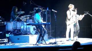 Push Play- Plastique