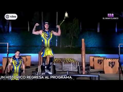 Facundo Gonzales besa a Patricio Parodi