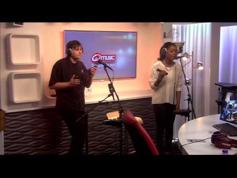 Steph en Christina - A Whiter Shade Of Pale (live bij Q)