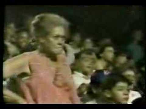 roller derby fight; Sweet Stepahnie vs Electric Randi