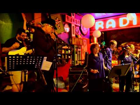 Scarface & The Mobsters at Joe's Cafe - Never Been To Spain