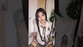 Download lagu Bigo Live Stream:# Cute Girl Dancing at Home! ✨ #BIGO #HOT mp3
