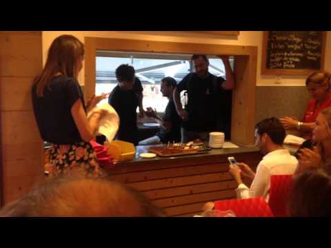 小学生留学のラ・ガレンのハッピーな職員たち（La Garenne）【スイス留学.com】