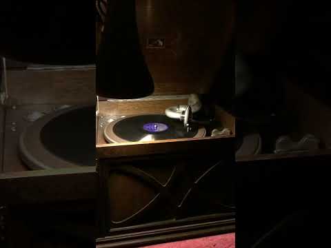 Between 18th & 19th On Chestnut Street…. By….Bob Crosby & Orchestra. (Eddie Miller/Nappy Lamare)1940