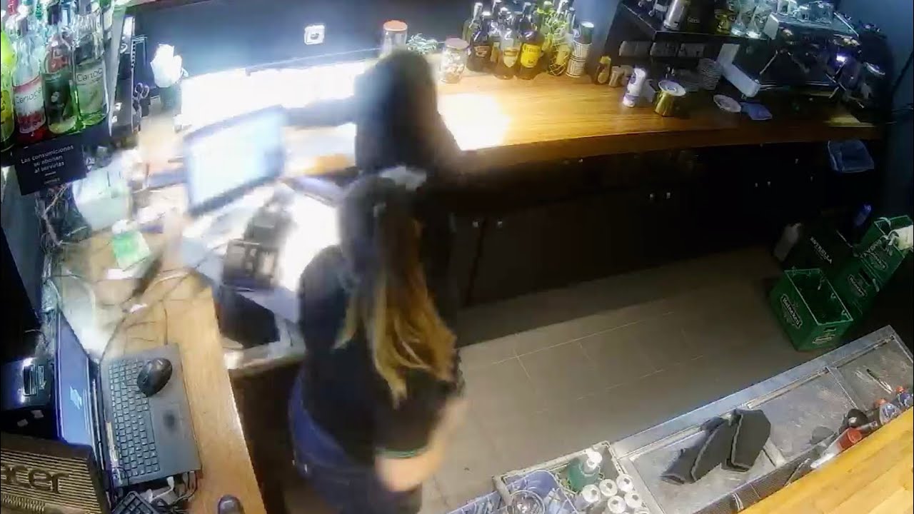 La Guardia Civil detiene a dos hombres por este atraco a un salón de juegos en Águilas