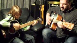 preview picture of video 'Gitaarles g en g Wesley (10 jaar) op gitaarles bij Geer en Greetje'