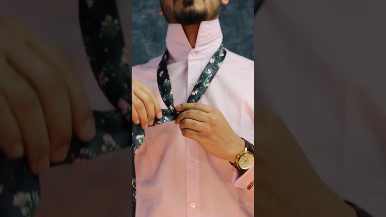 Watch video Multicolored Floral Printed Necktie & Pocket squares styled with Blue suit & Pink shirt by tossido ! Now Multicolored Floral Printed Necktie & Pocket squares styled with Blue suit & Pink shirt by tossido !