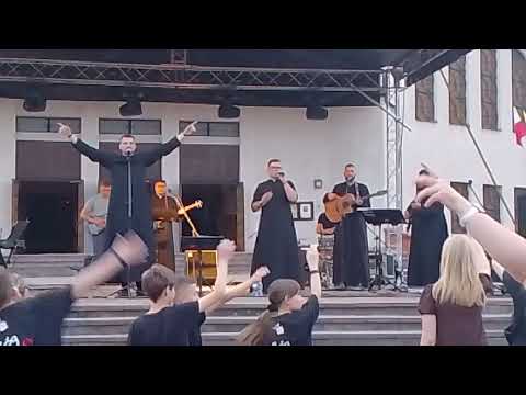 Jak Najbardziej -występ z okazji 40- lecia Parafii Św. Brata Alberta w Skarżysku -Kamiennym