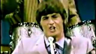 The Association Along Comes Mary (great sound quality)