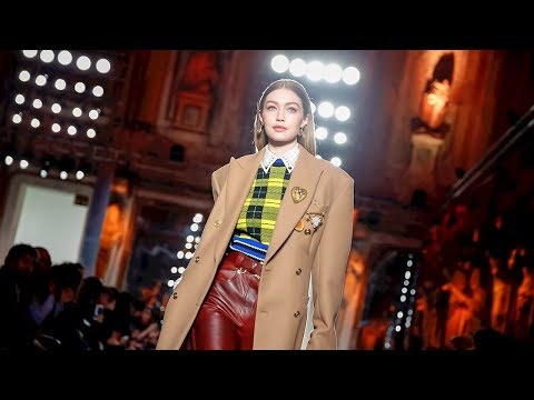 Versace | Fall Winter 2018/2019 Full Fashion Show | Exclusive