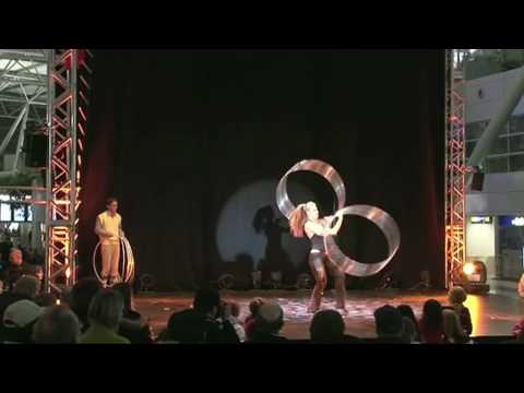 Hulahoop Artistin Marina Y. - powered by Fashion Time International