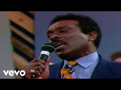 His Eye Is On the Sparrow [Live]