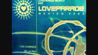 Grecia Luna - Ramiro Puente (Love Parade México 2003)