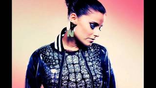 Nelly Furtado- Parking Lot (Acoustic Version)