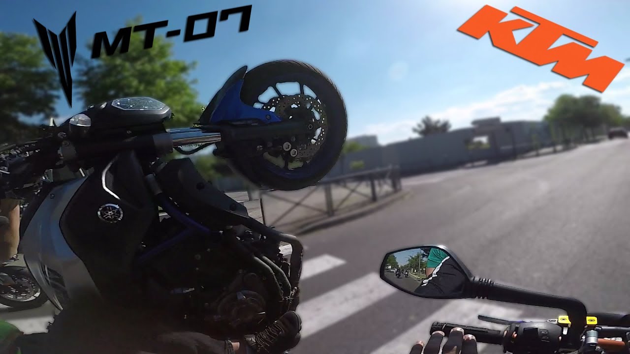 UNE MT07 EN i SORTIS DE NUL PART !