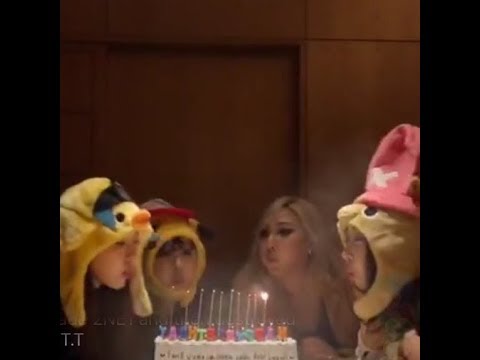 190517 Dara's Instagram Live broadcast - THE 2NE1 REUNION