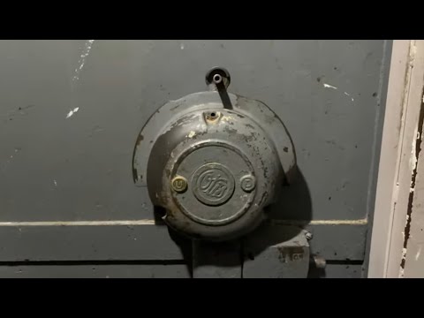 Manual Otis Traction Elevator - Chicago, IL.