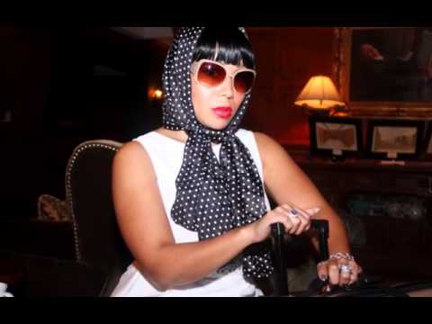 5 57ct Tanzanite & Diamond Ring