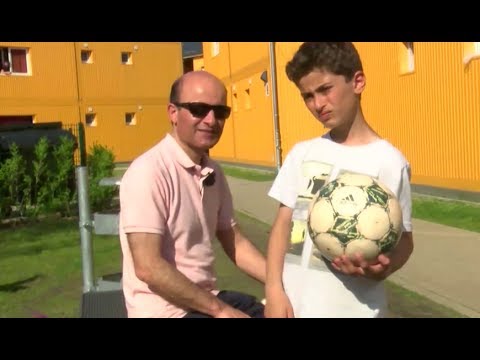 Blinder Flüchtling Ahmad Ganjehsoughe erzählt von seinem Leben in Hamburg