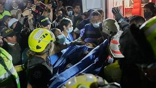 Rescatistas del sismo en Colombia salvan a una mujer tras 36 horas entre los escombros