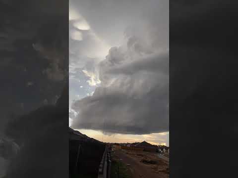 Tornado-Warned Supercell Menaces Lubbock in Dramatic Timelapse Video