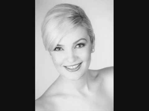 Zerina Cokoja - Ja sam zena, stojim medju vama