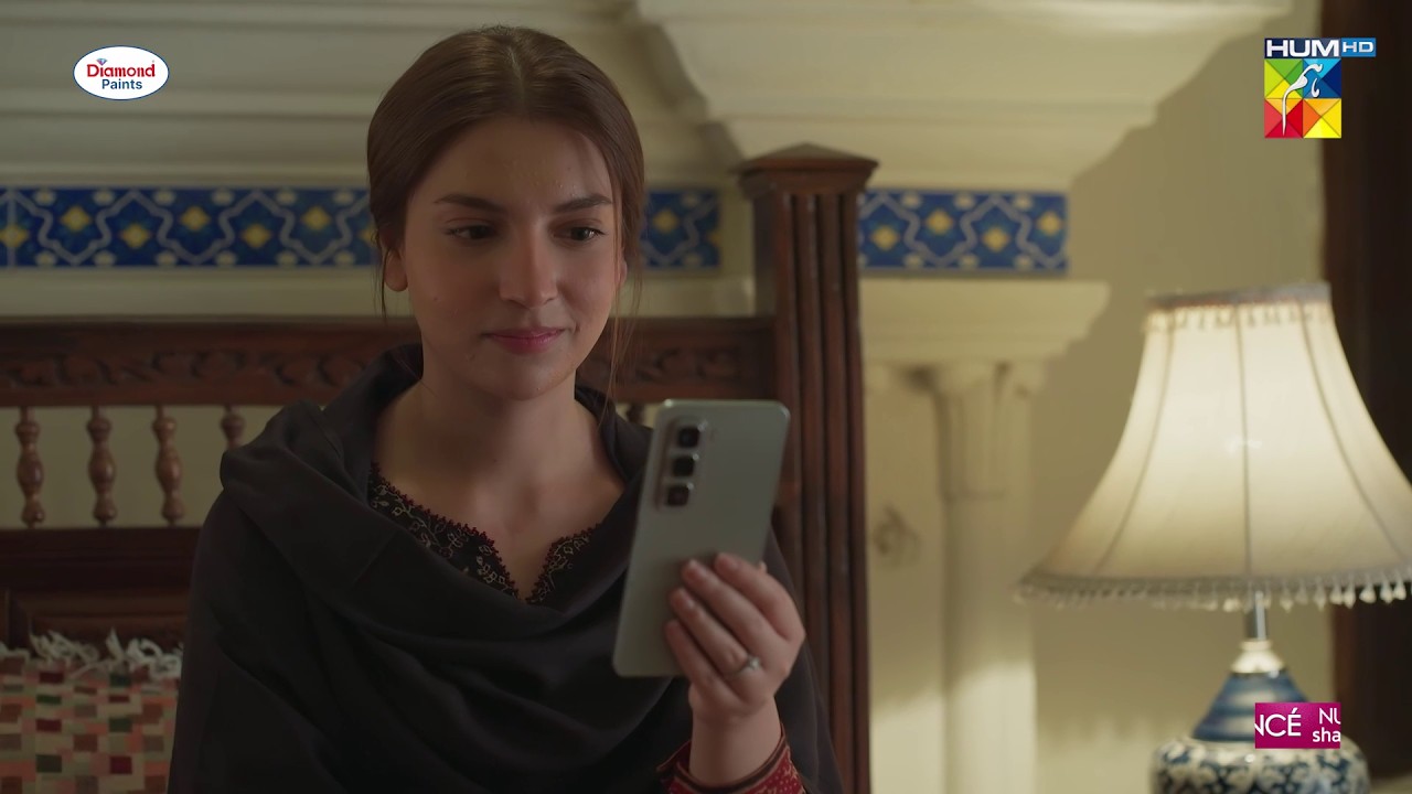 Naye Phone Se Pehli Call Kis Ko Ki...? Hurmat - HUM TV