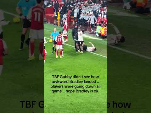 SHOCKING! Martinelli Drags INJURED Conor Bradley Off Pitch! 😱 | Arsenal vs Liverpool"
