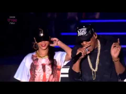 Rihanna ft. Jay z Run this town, Talk that talk and Umbrella live at  Hackney