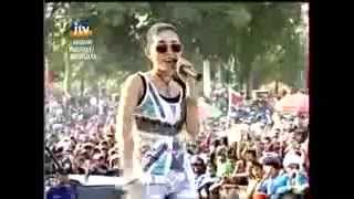 Download lagu Via valent Dont worry   OM SERA Mp4 mp3