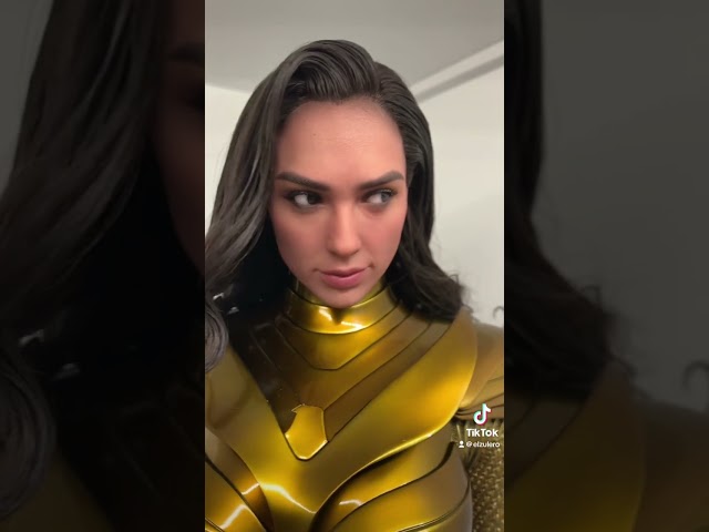 Vídeo relacionado con WONDER WOMAN - Póster de cine original (tamaño pequeño, 53 x 40 cm, plegado)