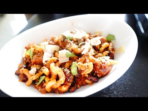 Bavarian delicious Käsekrainer pan (cooking recipe)