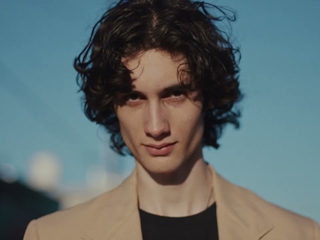 Undressed von Sombr ((jetzt ansehen))