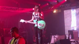 Courtney Barnett- 'Canned Tomatoes' (William's Green Stage, Glastonbury, 27th June 2015)