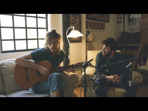 Salvador Sobral e Tim Bernardes - Pouco a Pouco