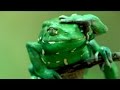 Frog applies 'sun cream'