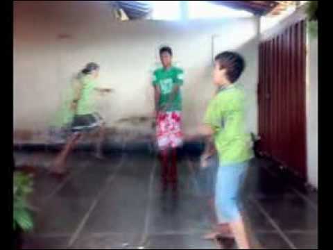 klysman matheus e neguin dançando