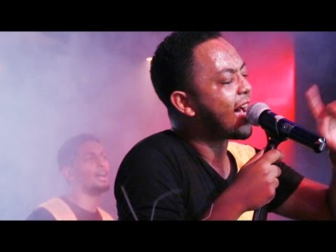 Dibekulu - [Ayenema Wedajish] live at H2o New Ethiopian Music (Official HD Music Video)