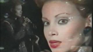 PALOMA SAN BASILIO. Dama.