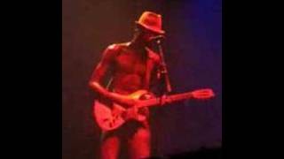 keziah jones kisses is pleasure