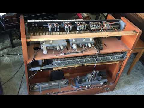 1. Hammond organ L100 noisy squealing tone generator (1 of 11)