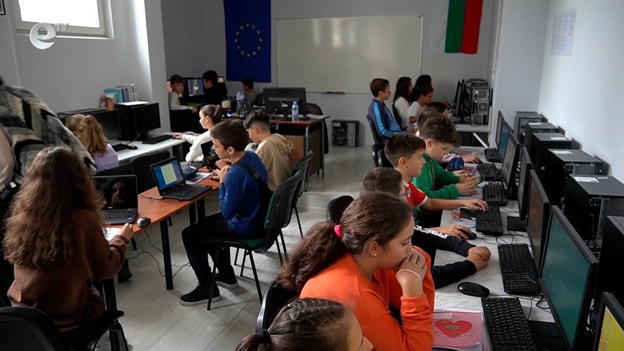 71 училища в област Кърджали ще получат компютърна техника за работа при кризи