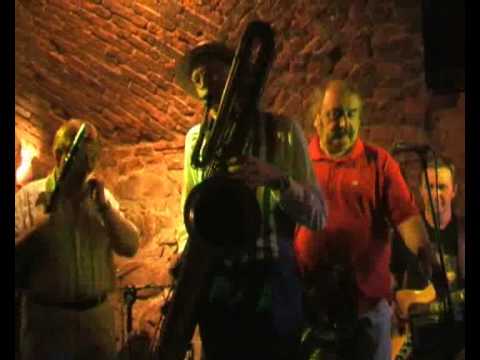 Dixieland Crackerjacks on tour. Life on the road as a touring musician