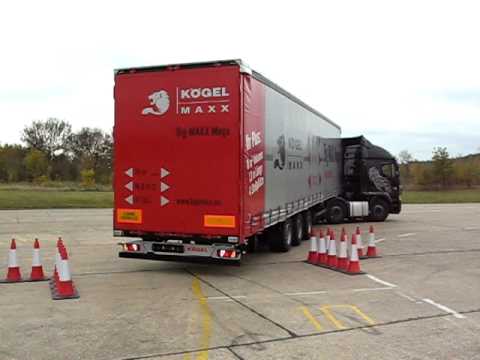 Big-Maxx longer semi-trailer reversing