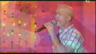 Jimmy Somerville - Smalltown boy (live &amp; acoustic)- France 2