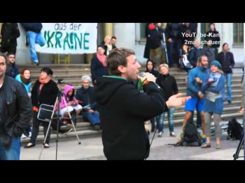 Morgaine und Kilez More 'Alles bleibt gleich' auf der Mahnwache für den Frieden in Leipzig 12.5.2014