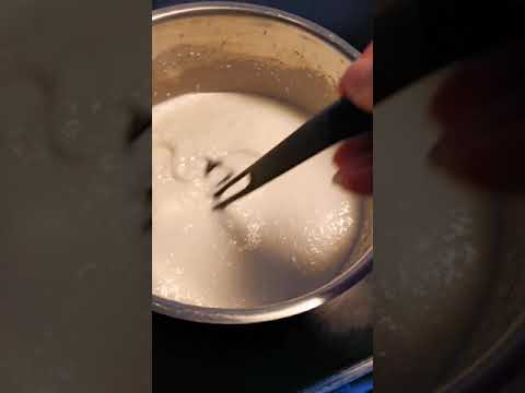 عمل كيكه بيضاء بدون بيض ولا طحين في ثلاث دقائق مع انتصار في كروب الأعشاب 🌹 🌹