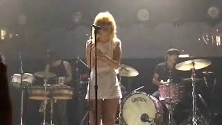 Paramore - Tell Me How (Live) [LEGENDADO]
